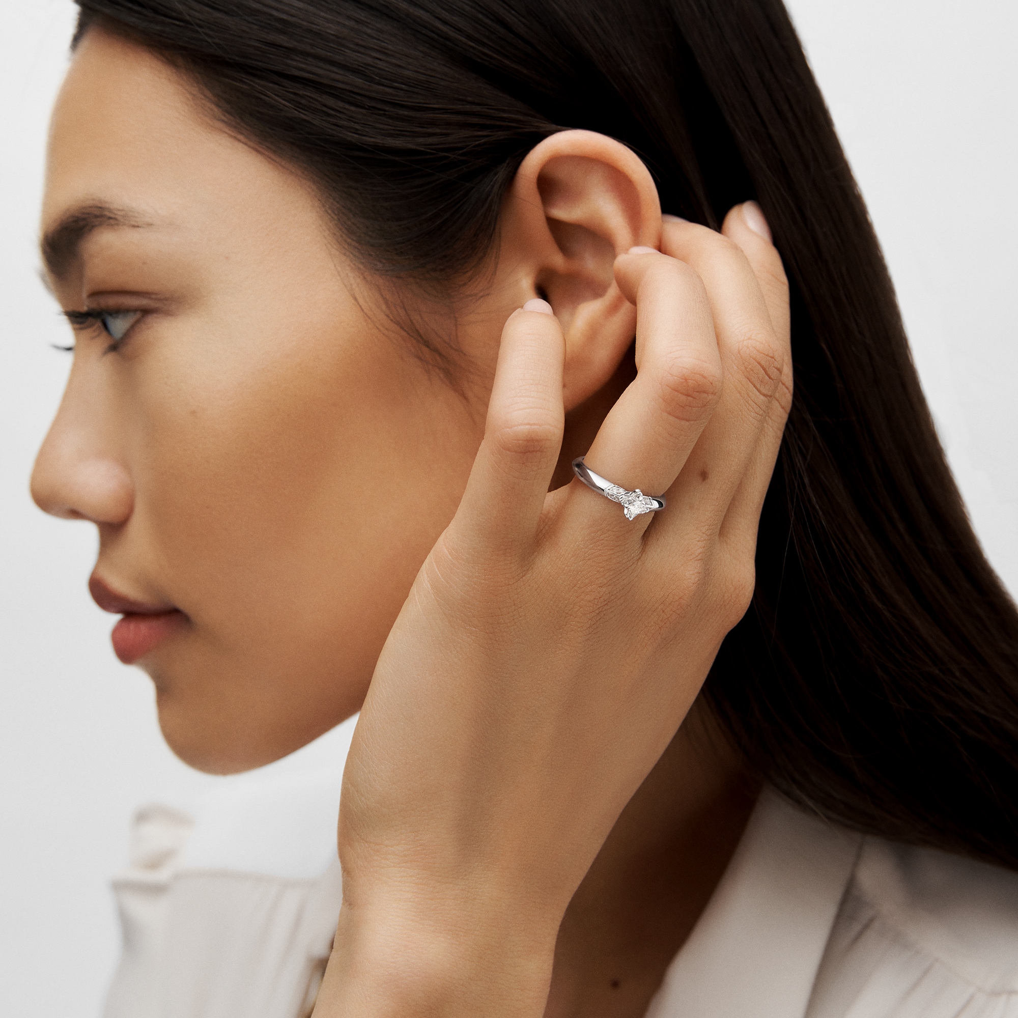 แหวน LV Diamonds Solitaire เพชรเจียระไนรูป LV Monogram Star  in จิวเวลรี่