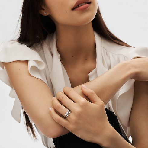 แหวน LV Diamonds Solitaire เพชรเจียระไนรูป LV Monogram Star in จิวเวลรี่'s คอลเล็คชั่น LV Diamonds collections by Louis Vuitton (การย่อ/ขยายผลิตภัณฑ์)