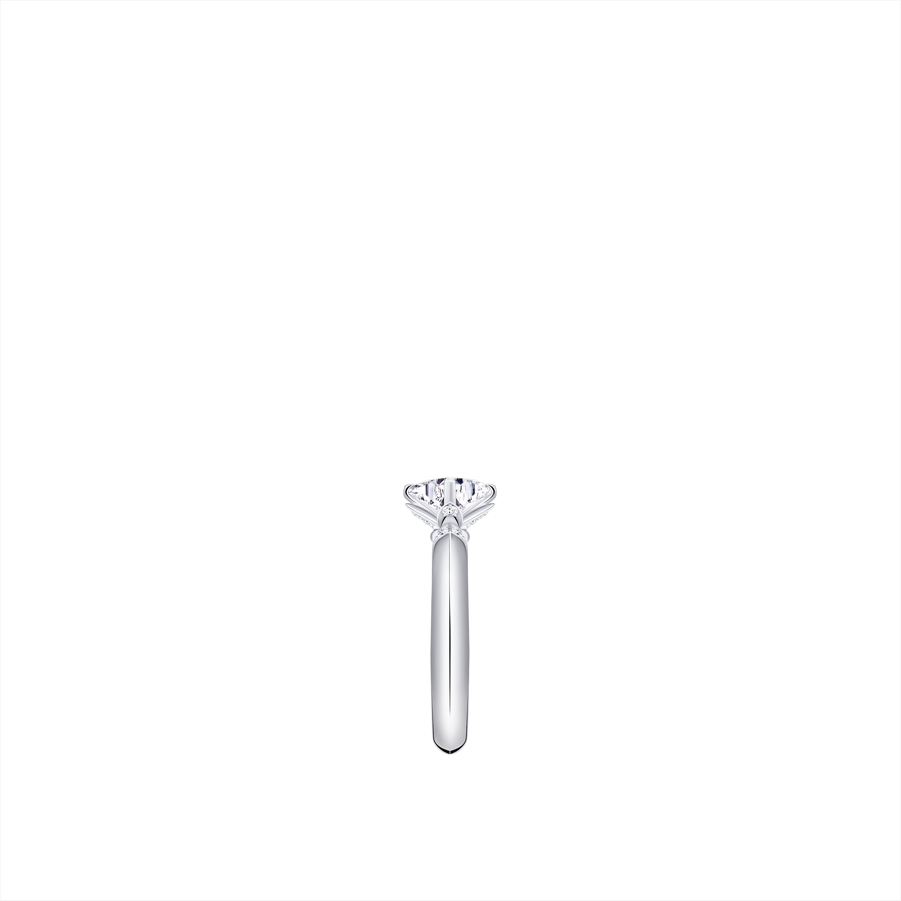 แหวน LV Diamonds Solitaire เพชรเจียระไนรูป LV Monogram Star  in จิวเวลรี่