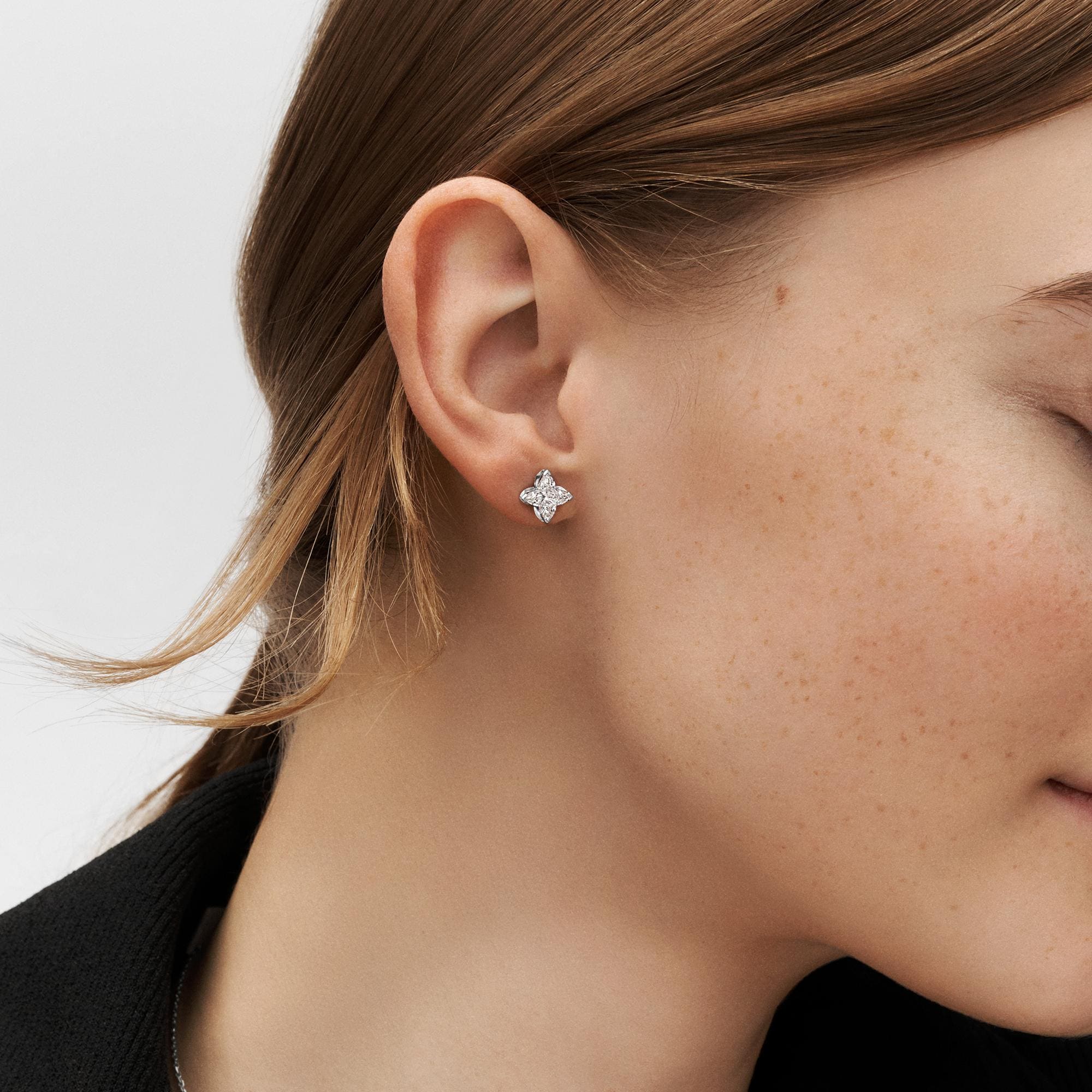 ต่างหูสตั๊ด LV Diamonds เพชรเจียระไนรูป LV Monogram Star - สำหรับหนึ่งข้าง  in จิวเวลรี่