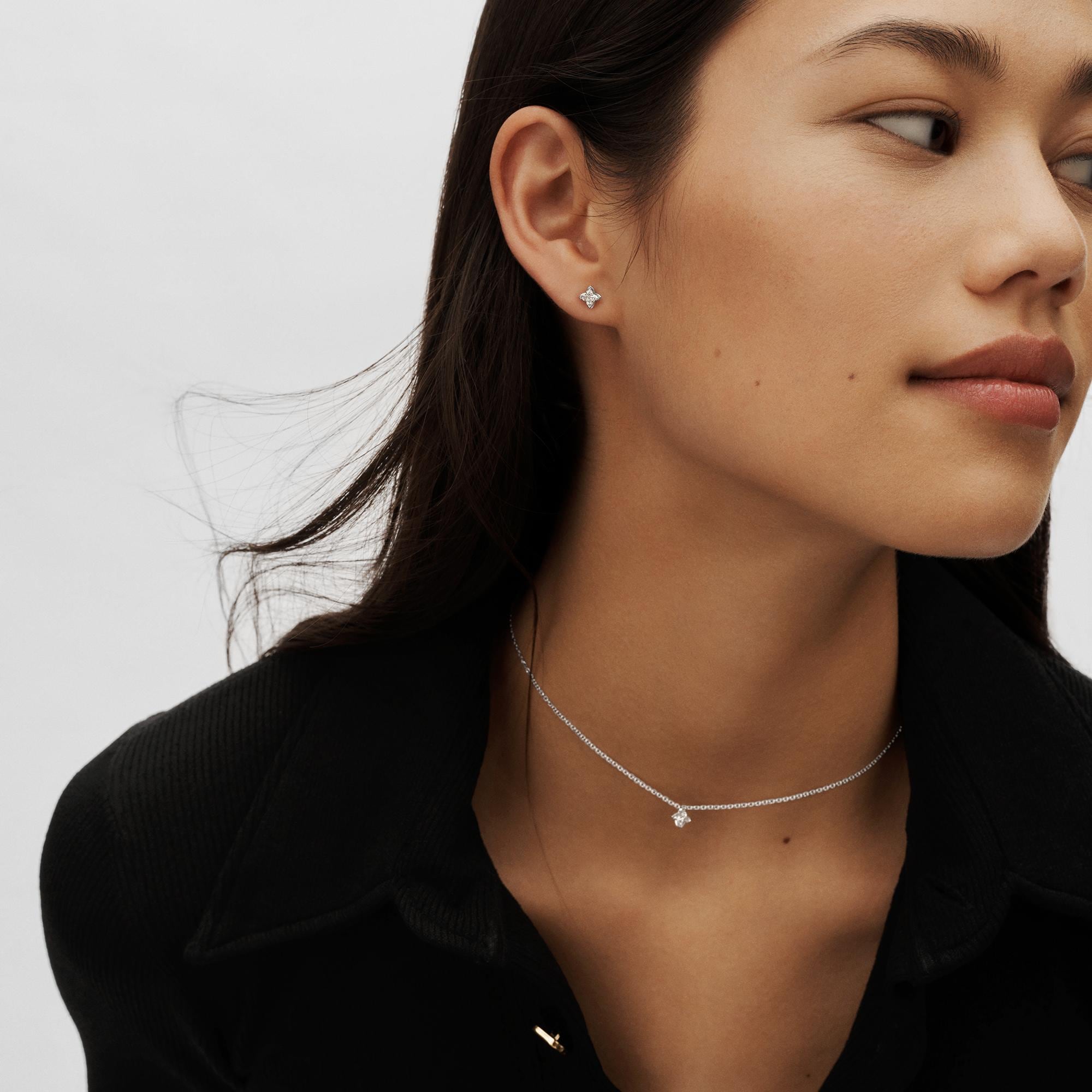 ต่างหูสตั๊ด LV Diamonds เพชรเจียระไนรูป LV Monogram Star - สำหรับหนึ่งข้าง  in จิวเวลรี่