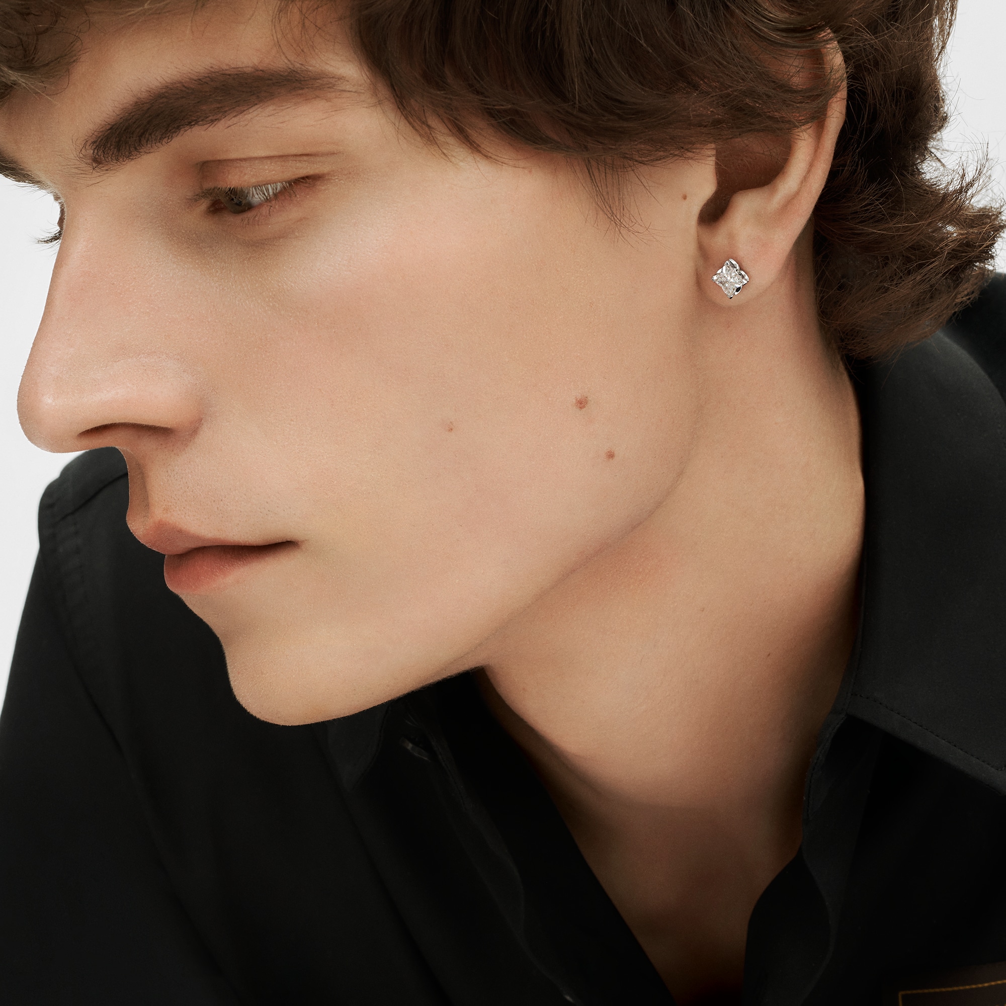 ต่างหูสตั๊ด LV Diamonds เพชรเจียระไนรูป LV Monogram Star - สำหรับหนึ่งข้าง  in จิวเวลรี่