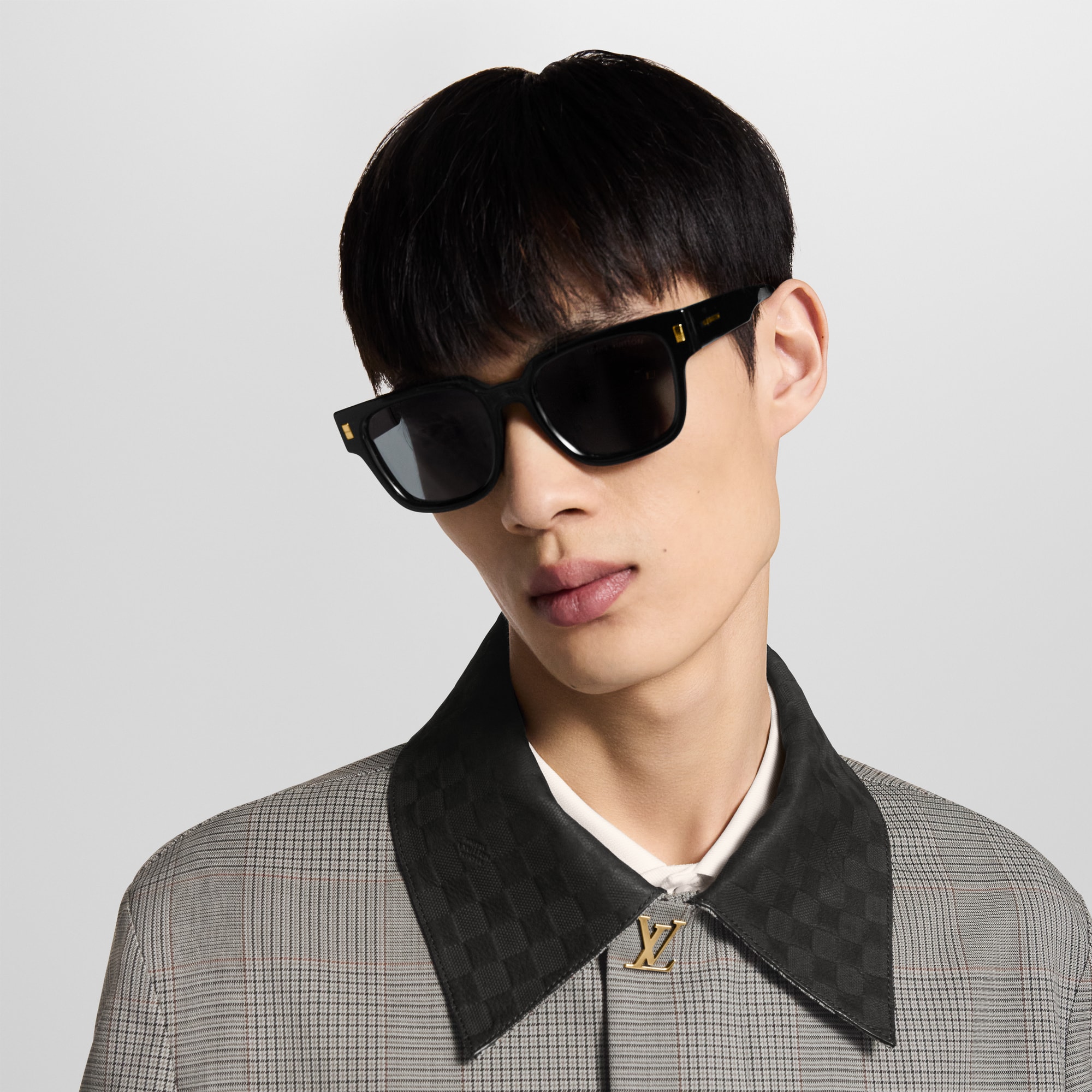 แว่นตากันแดดทรงสี่เหลี่ยมรุ่น LV Escape . in ผู้ชาย