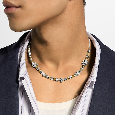 สร้อยคอ LV Eternal Beads cropped worn view