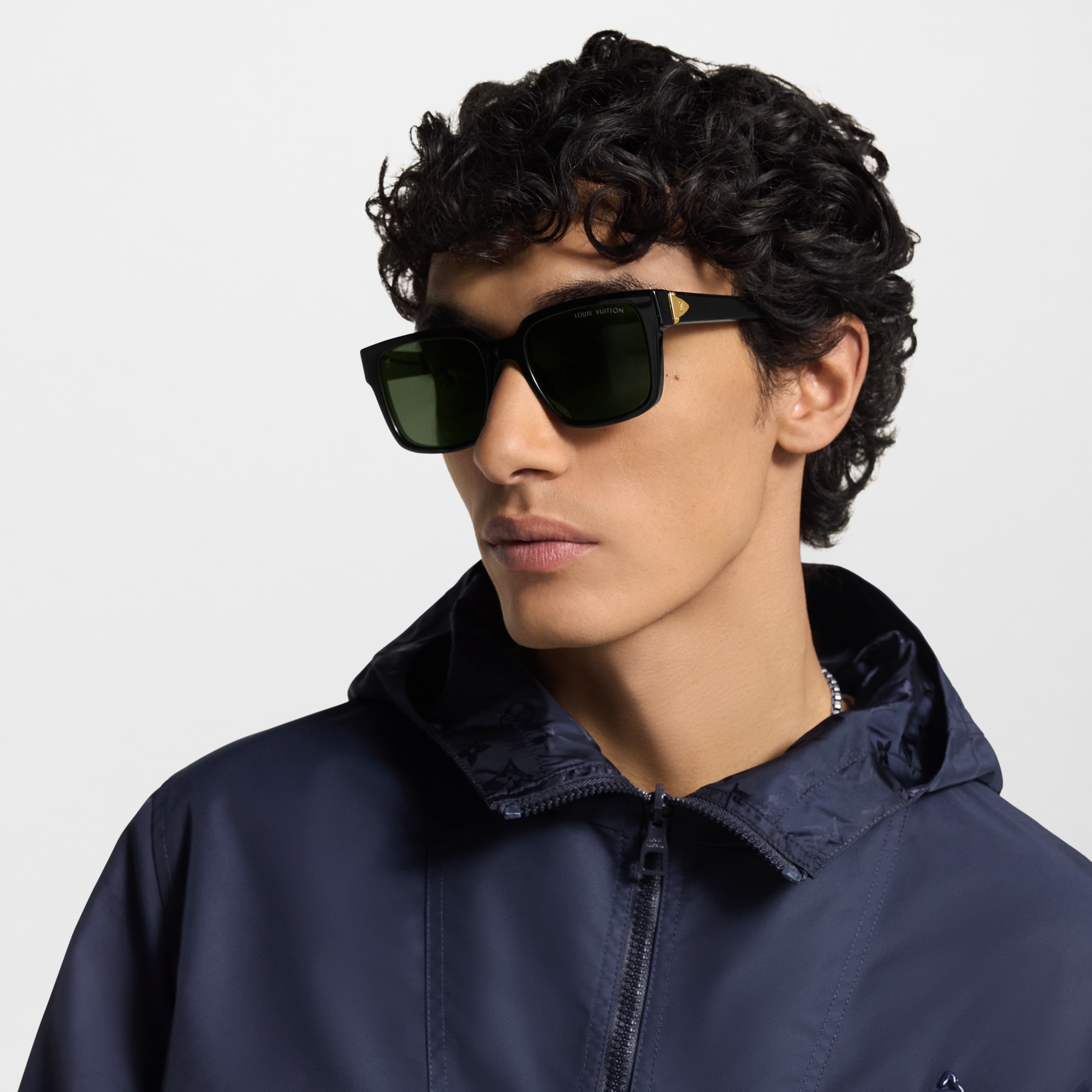 แว่นตากันแดดรุ่น LV Glide . in ผู้ชาย