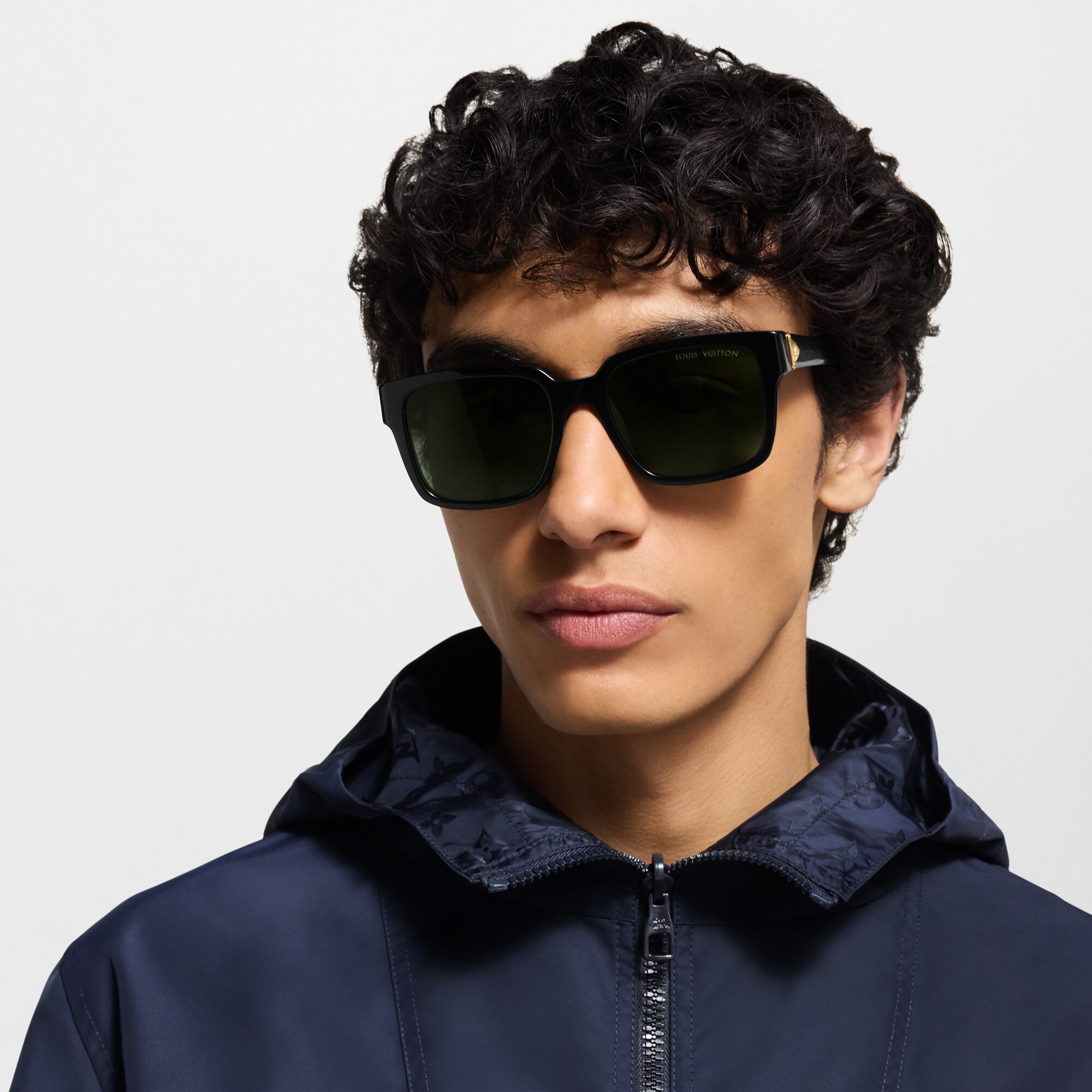 แว่นตากันแดดรุ่น LV Glide . in ผู้ชาย