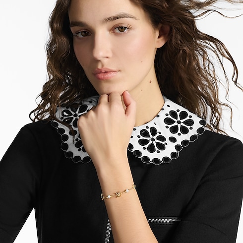 สร้อยข้อมือ LV Heart . in ผู้หญิง's แฟชั่นจิวเวลรี่ เครื่องประดับสำหรับผู้หญิง collections by Louis Vuitton (การย่อ/ขยายผลิตภัณฑ์)