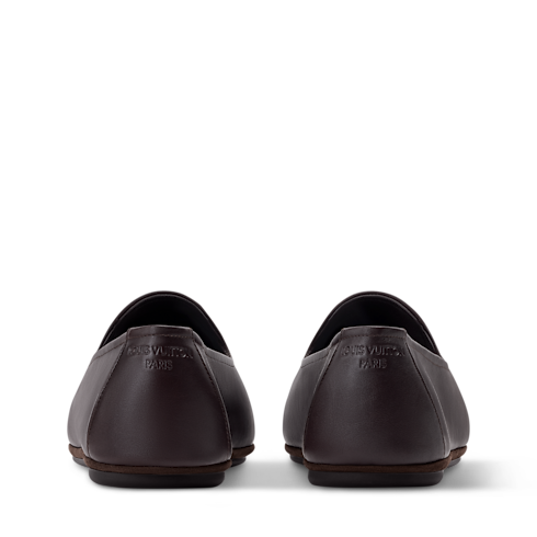 รองเท้าสลิปเปอร์รุ่น LV Horizon in ผู้ชาย's รองเท้า รองเท้าโลฟเฟอร์ และ มอคคาซินสำหรับผู้ชาย collections by Louis Vuitton (การย่อ/ขยายผลิตภัณฑ์)