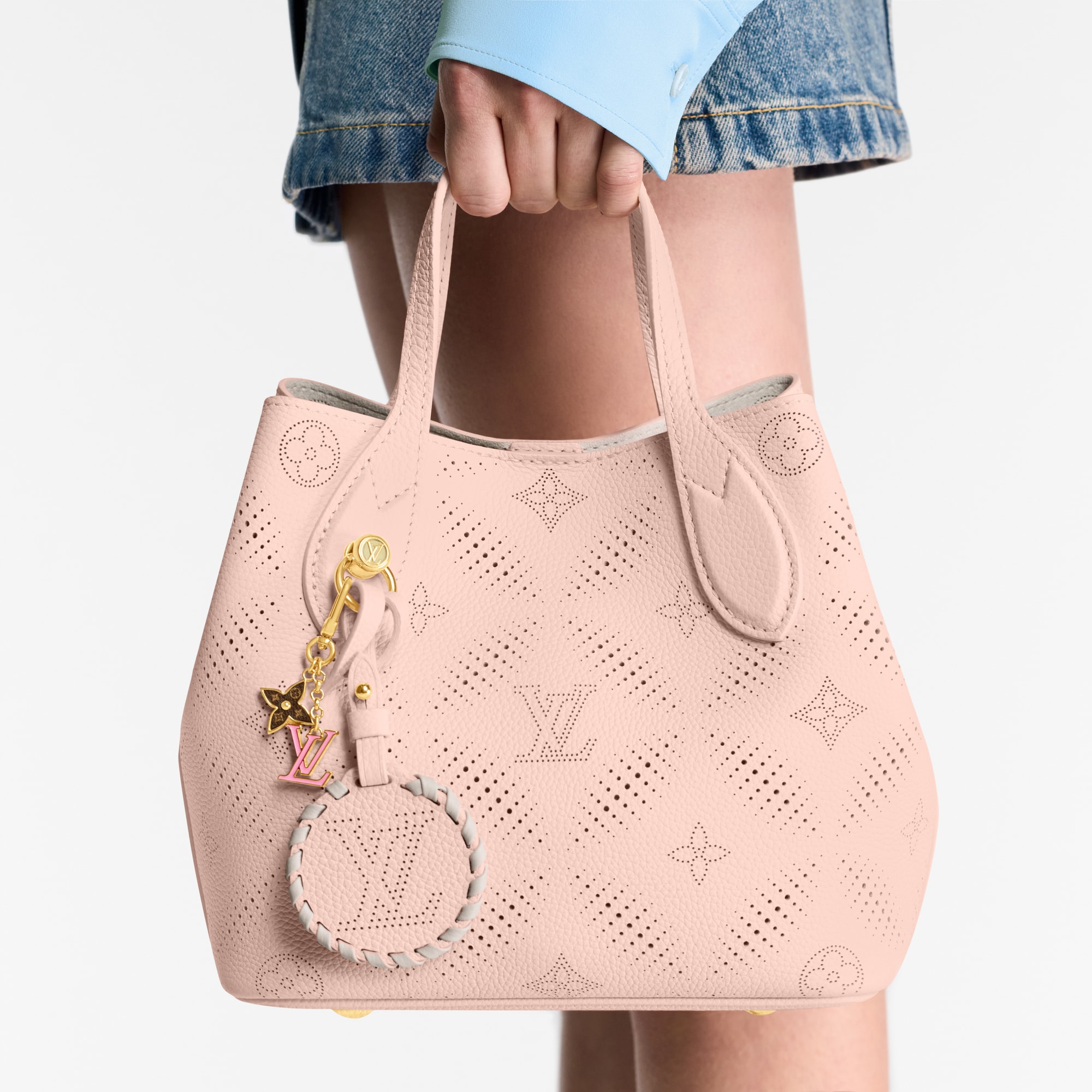 ชาร์มห้อยกระเป๋ารุ่น LV Iconic Enamel . in ผู้หญิง