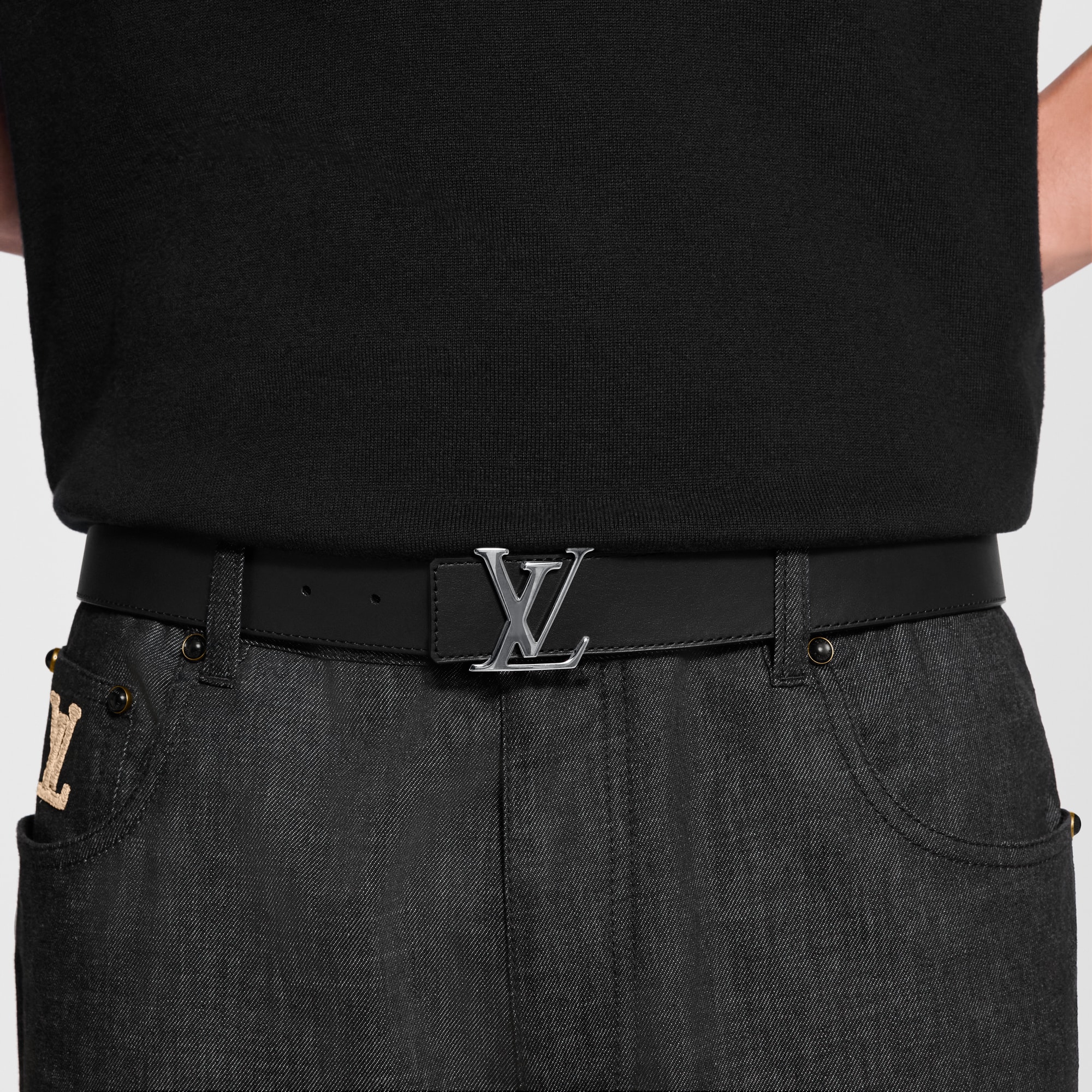 เข็มขัดรุ่น LV Initiales ขนาด 35 มม. ใส่ได้ทั้งสองด้าน  in ผู้ชาย