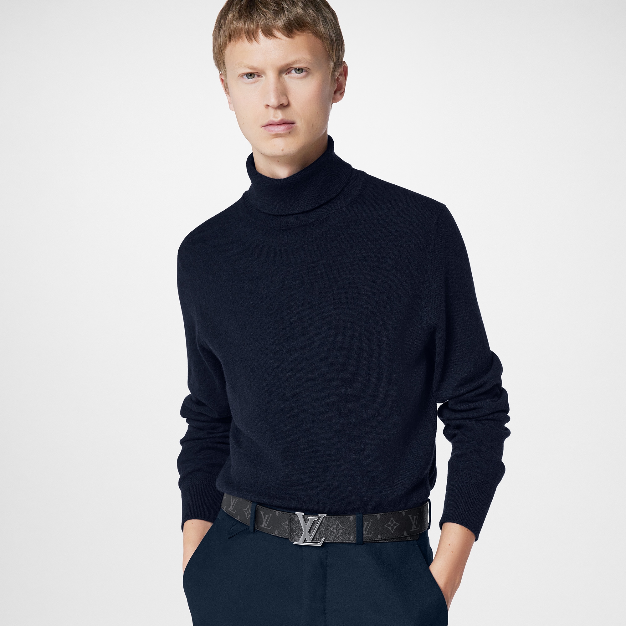 เข็มขัดรุ่น LV Initiales ขนาด 40 มม. ใส่ได้ทั้งสองด้าน Monogram Eclipse in ผู้ชาย