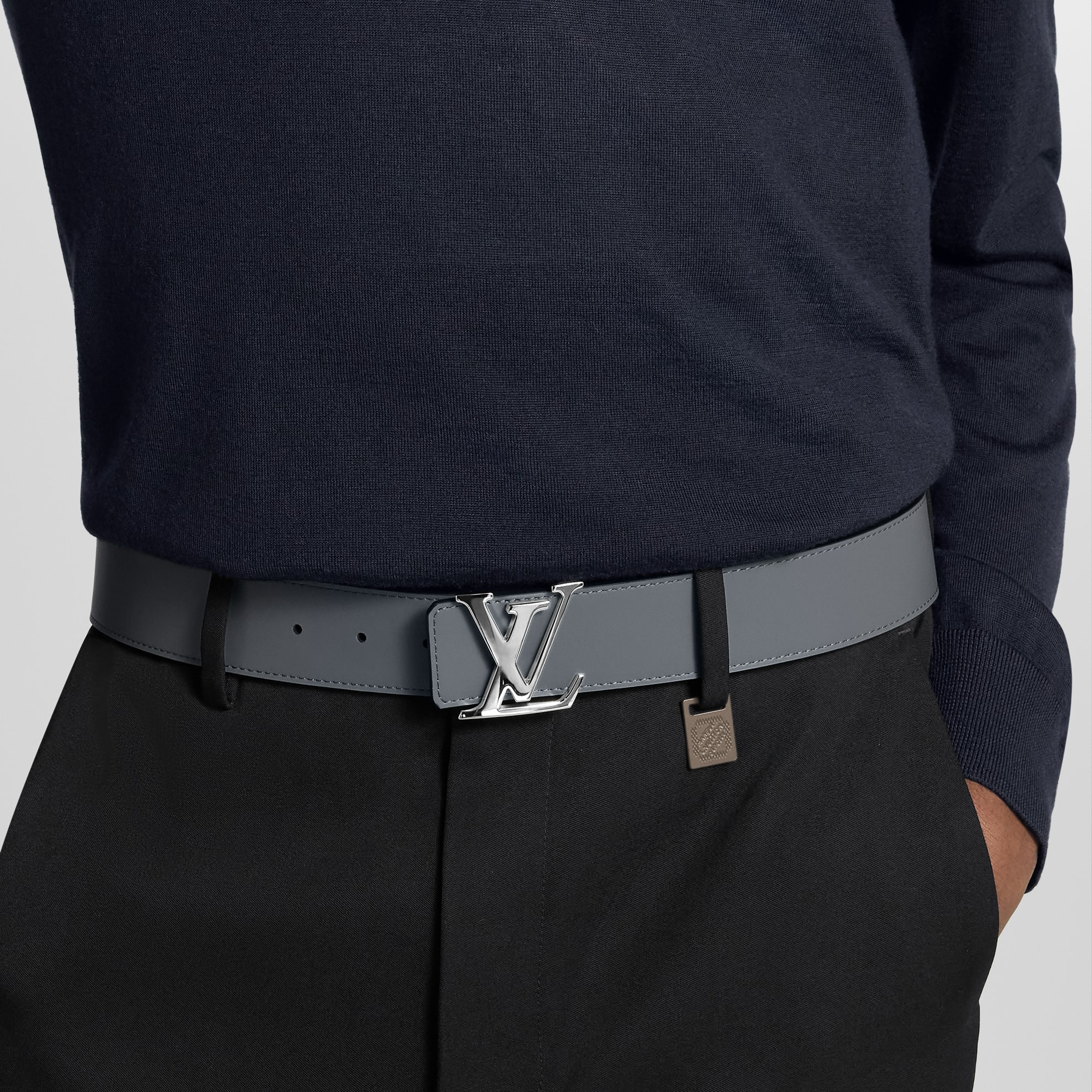 เข็มขัดรุ่น LV Initiales ขนาด 40 มม. ใส่ได้ทั้งสองด้าน Monogram Eclipse in ผู้ชาย