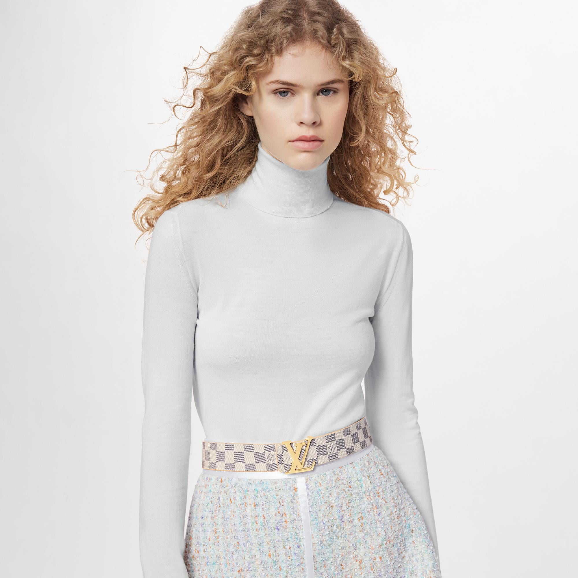 เข็มขัดรุ่น LV Initiales ขนาด 40 มม. ใส่ได้ทั้งสองด้าน Damier Azur in ผู้หญิง
