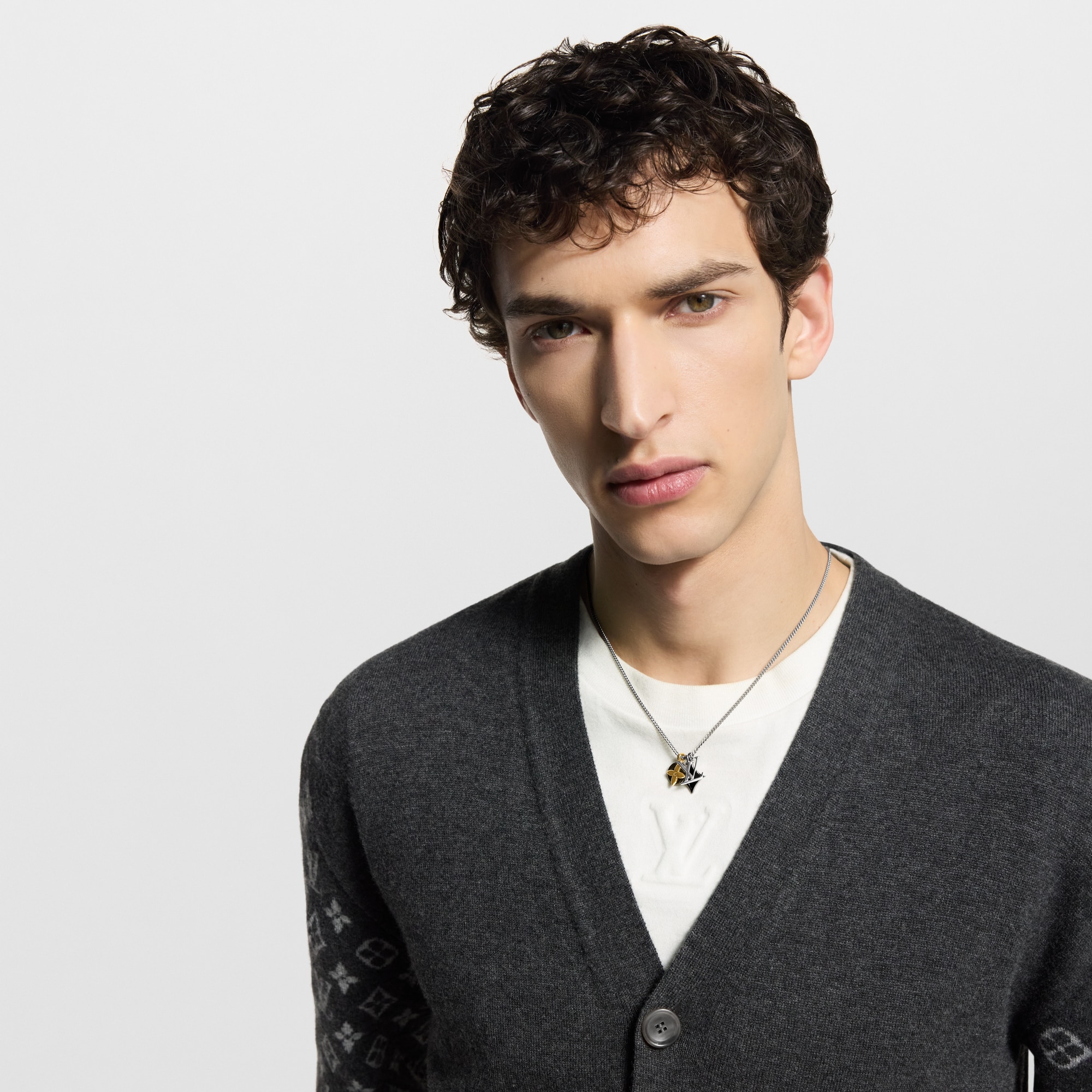จี้ LV Instinct . in ผู้ชาย