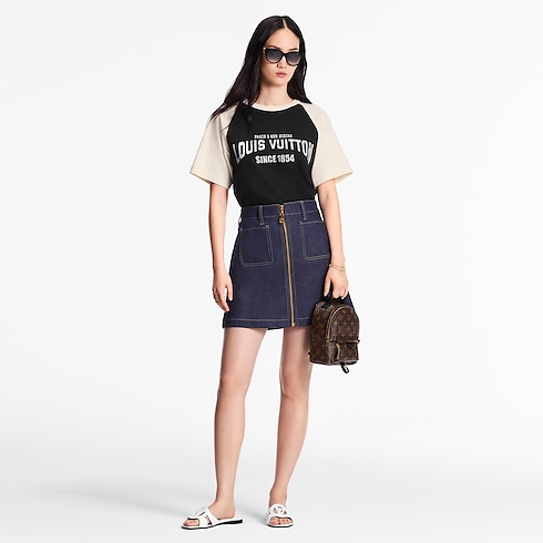 รองเท้าสวมเปิดส้นแบนรุ่น LV Isola in ผู้หญิง's รองเท้า รองเท้าสวมเปิดส้นสำหรับผู้หญิง collections by Louis Vuitton (การย่อ/ขยายผลิตภัณฑ์)