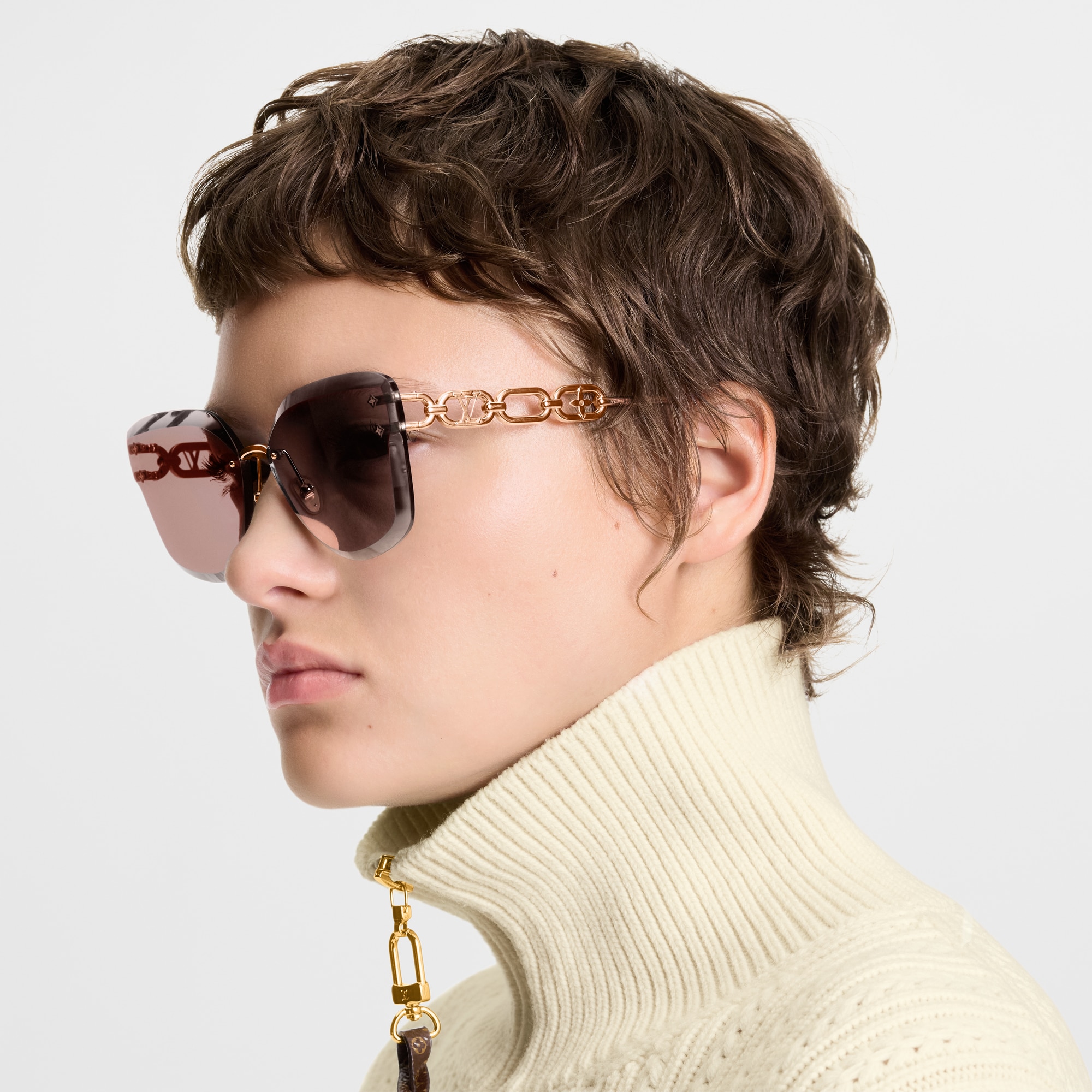 LV Jewel Cat Eye Sunglasses . in ผู้หญิง