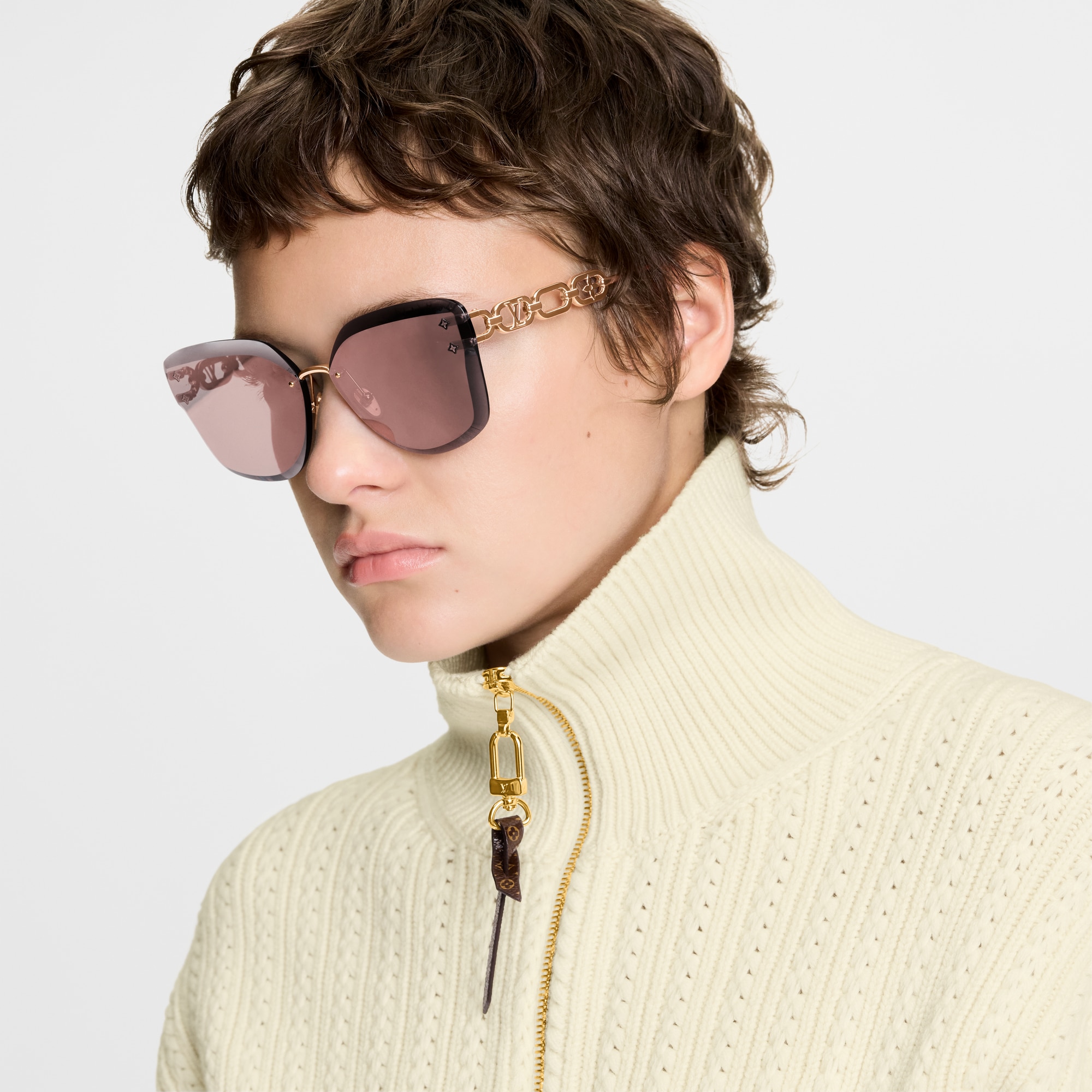 LV Jewel Cat Eye Sunglasses . in ผู้หญิง