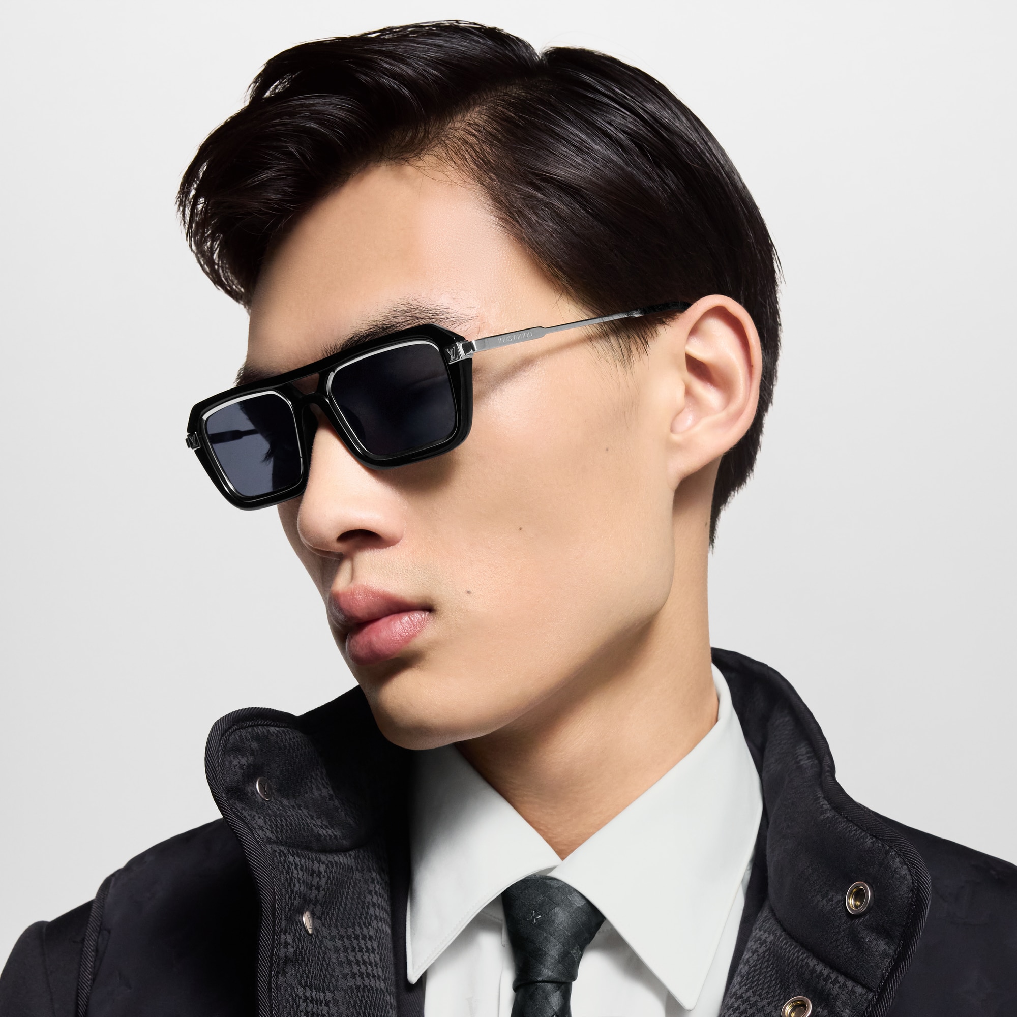 แว่นตากันแดดกรอบสี่เหลี่ยมทรงนักบินรุ่น LV Legacy . in ผู้ชาย