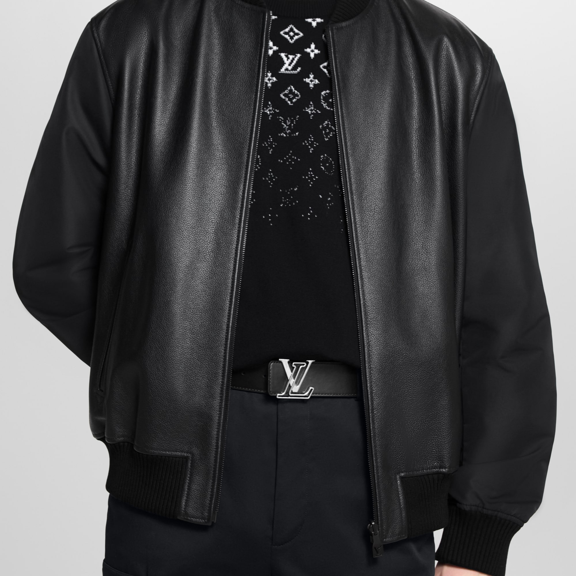 เข็มขัดรุ่น LV Line ขนาด 40 มม. ใส่ได้ทั้งสองด้าน Monogram Eclipse in ผู้ชาย