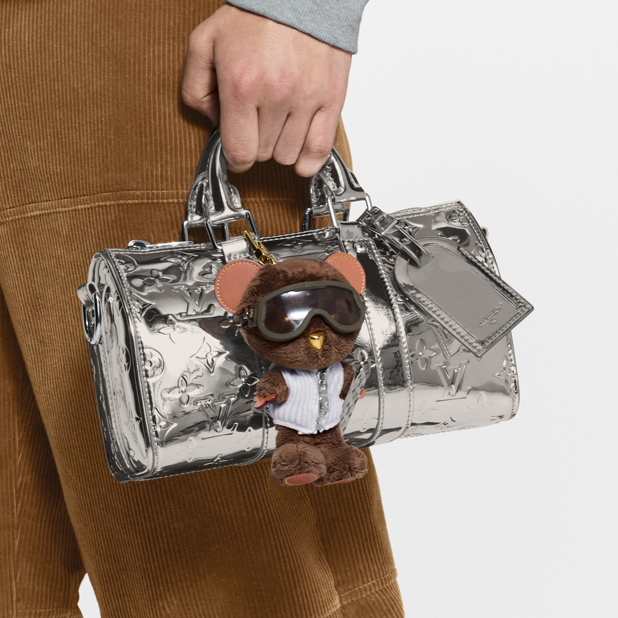 LV Louis Snow Bag Charm . in ผู้ชาย