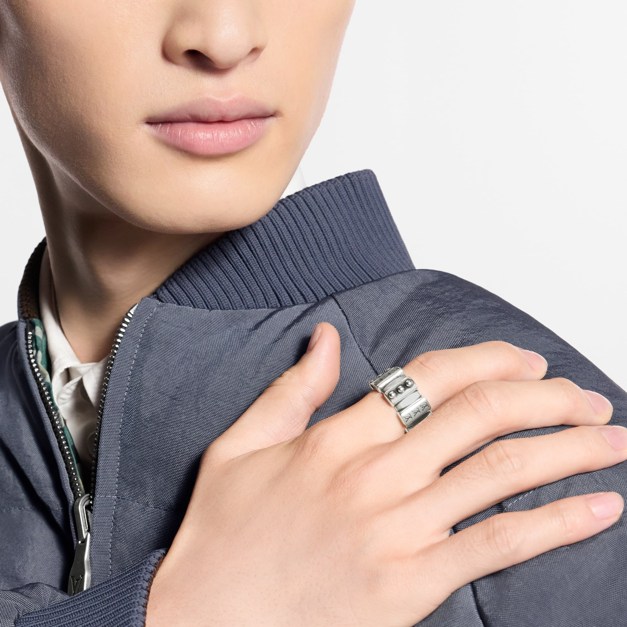 แหวน LV Lozine . in ผู้ชาย