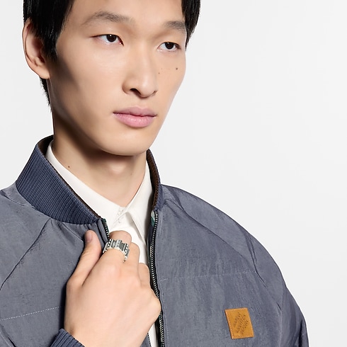 แหวน LV Lozine . in ผู้ชาย's แฟชั่นจิวเวลรี่ แหวน collections by Louis Vuitton (การย่อ/ขยายผลิตภัณฑ์)