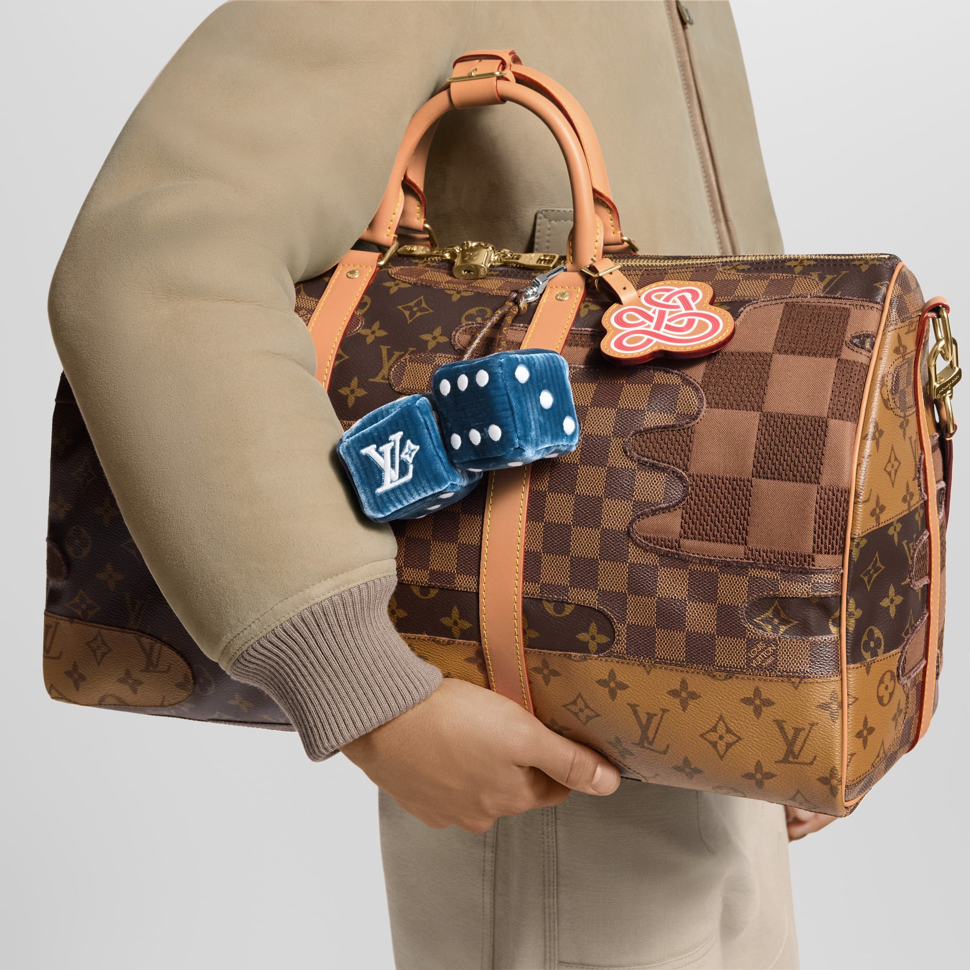 ชาร์มห้อยกระเป๋ารุ่น LV Lucky Dice . in ผู้ชาย