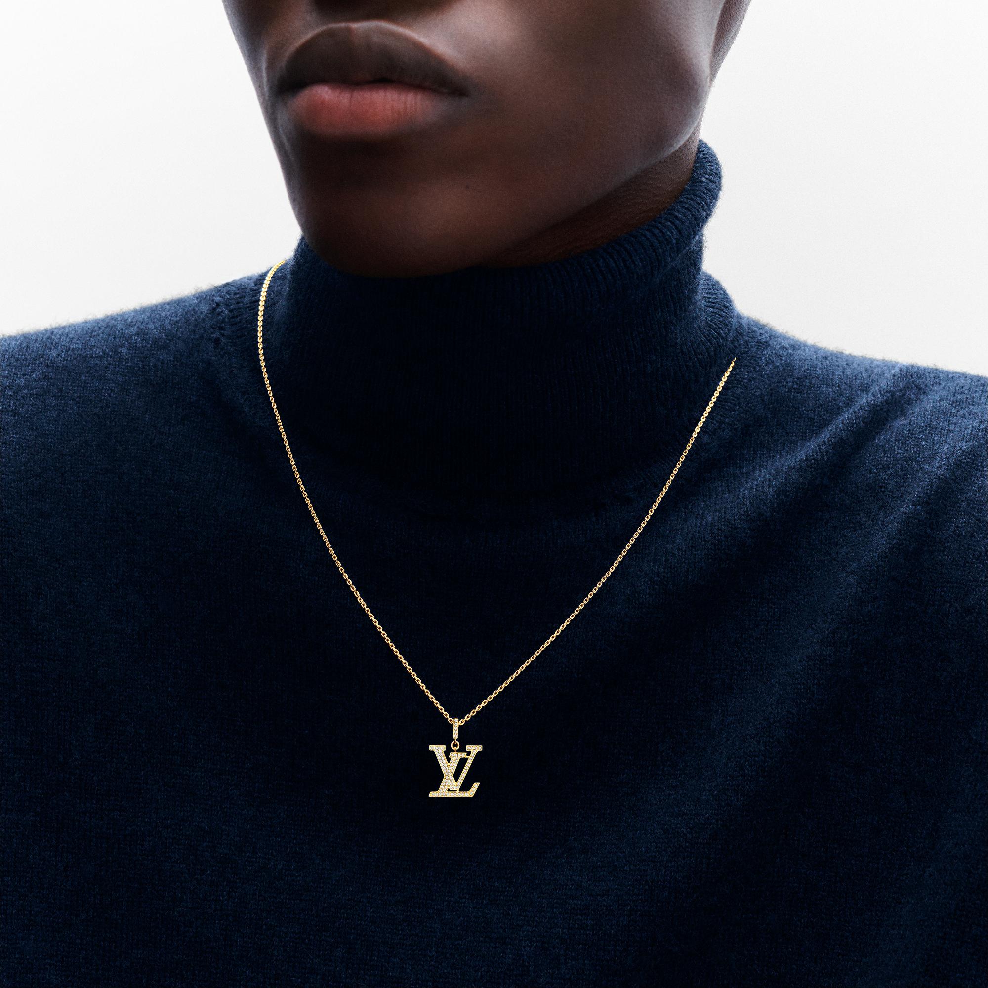 จี้ LV ขนาดใหญ่ เยลโลว์โกลด์และเพชร  in จิวเวลรี่