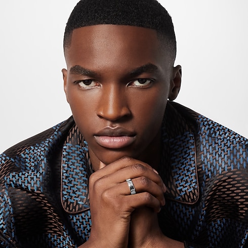 แหวนวงเล็ก LV Mosaic . in ผู้ชาย's แฟชั่นจิวเวลรี่ แหวน collections by Louis Vuitton (การย่อ/ขยายผลิตภัณฑ์)