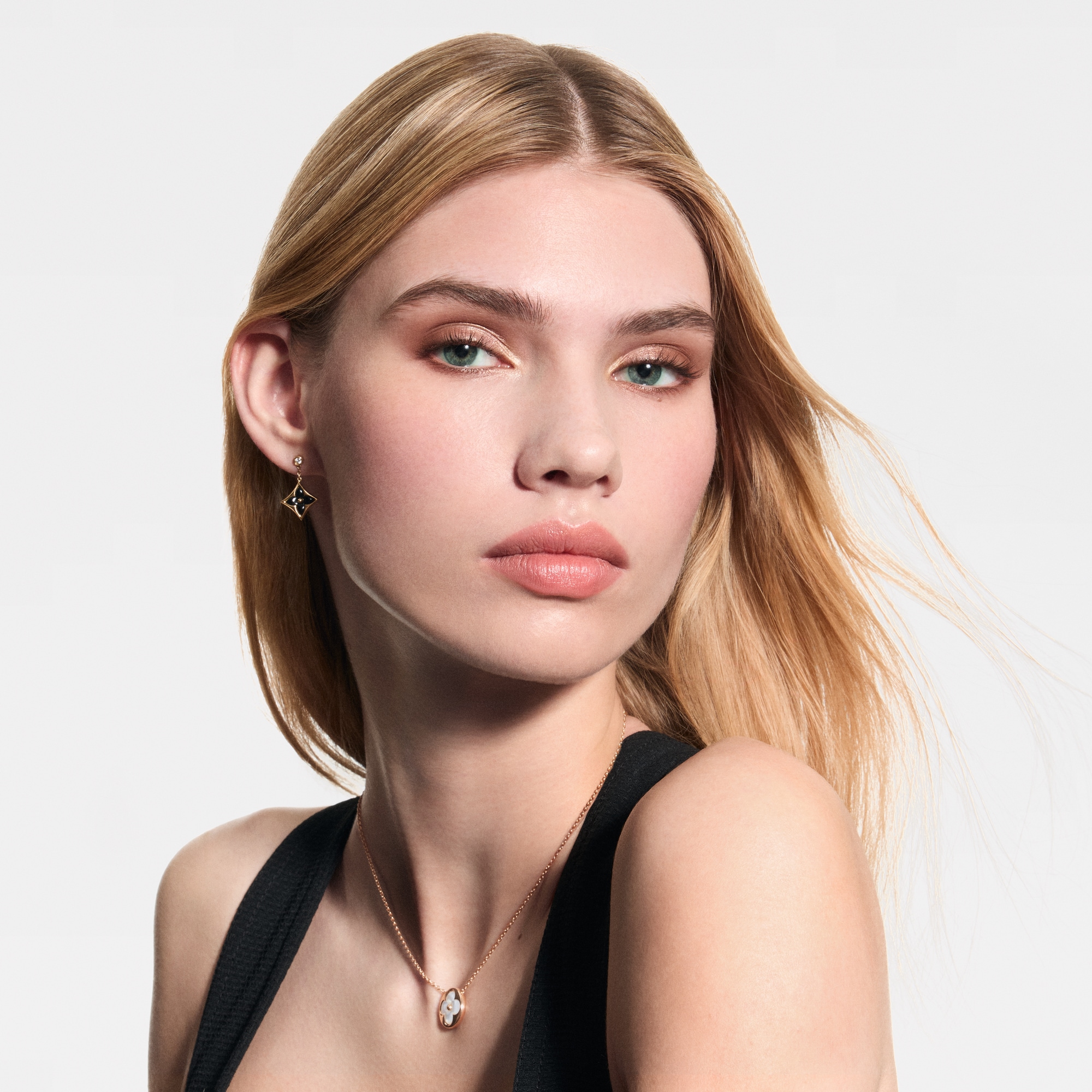 LV Ombres - พาเลตต์อายแชโดว์  in น้ำหอมและความงาม
