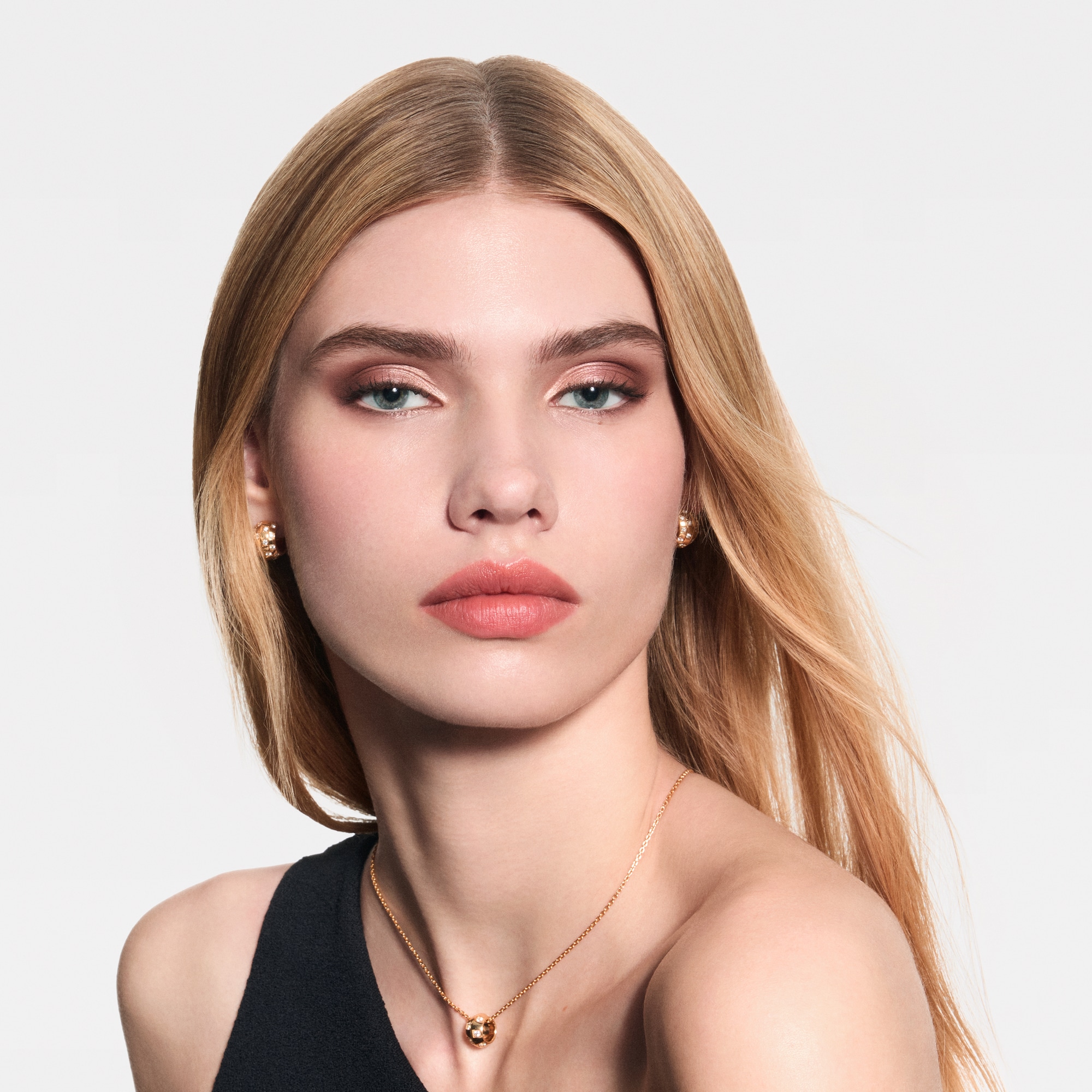 LV Ombres - พาเลตต์อายแชโดว์  in น้ำหอมและความงาม