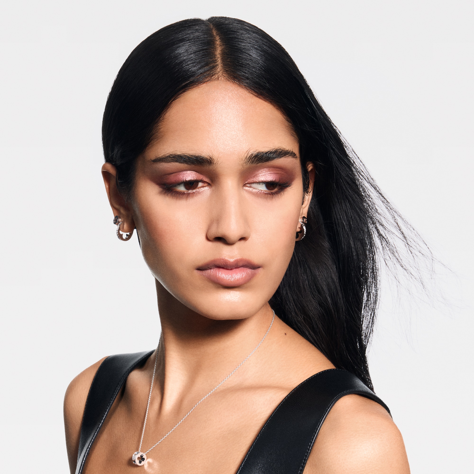 LV Ombres – รีฟิลพาเลตต์อายแชโดว์  in น้ำหอมและความงาม