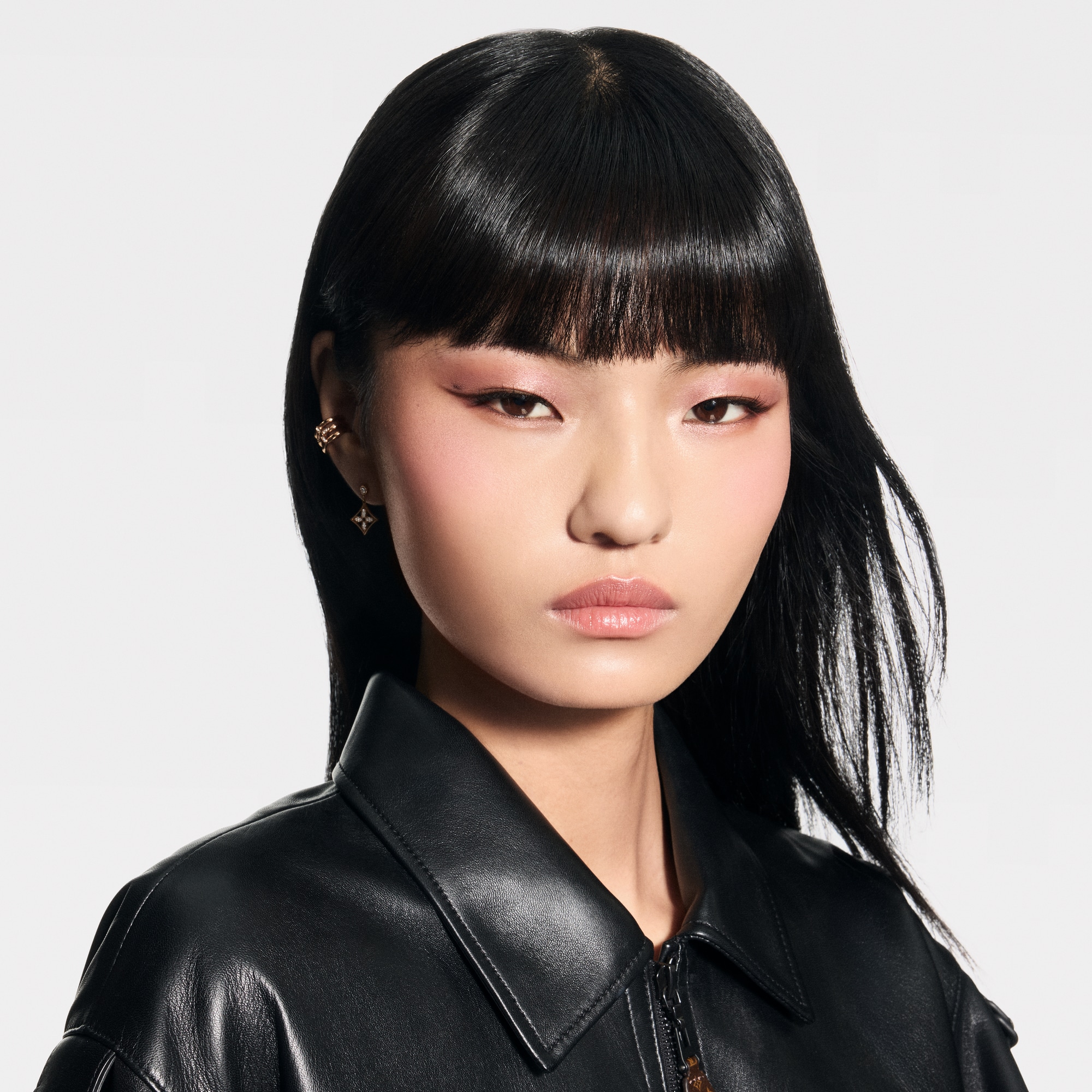 LV Ombres – รีฟิลพาเลตต์อายแชโดว์  in น้ำหอมและความงาม