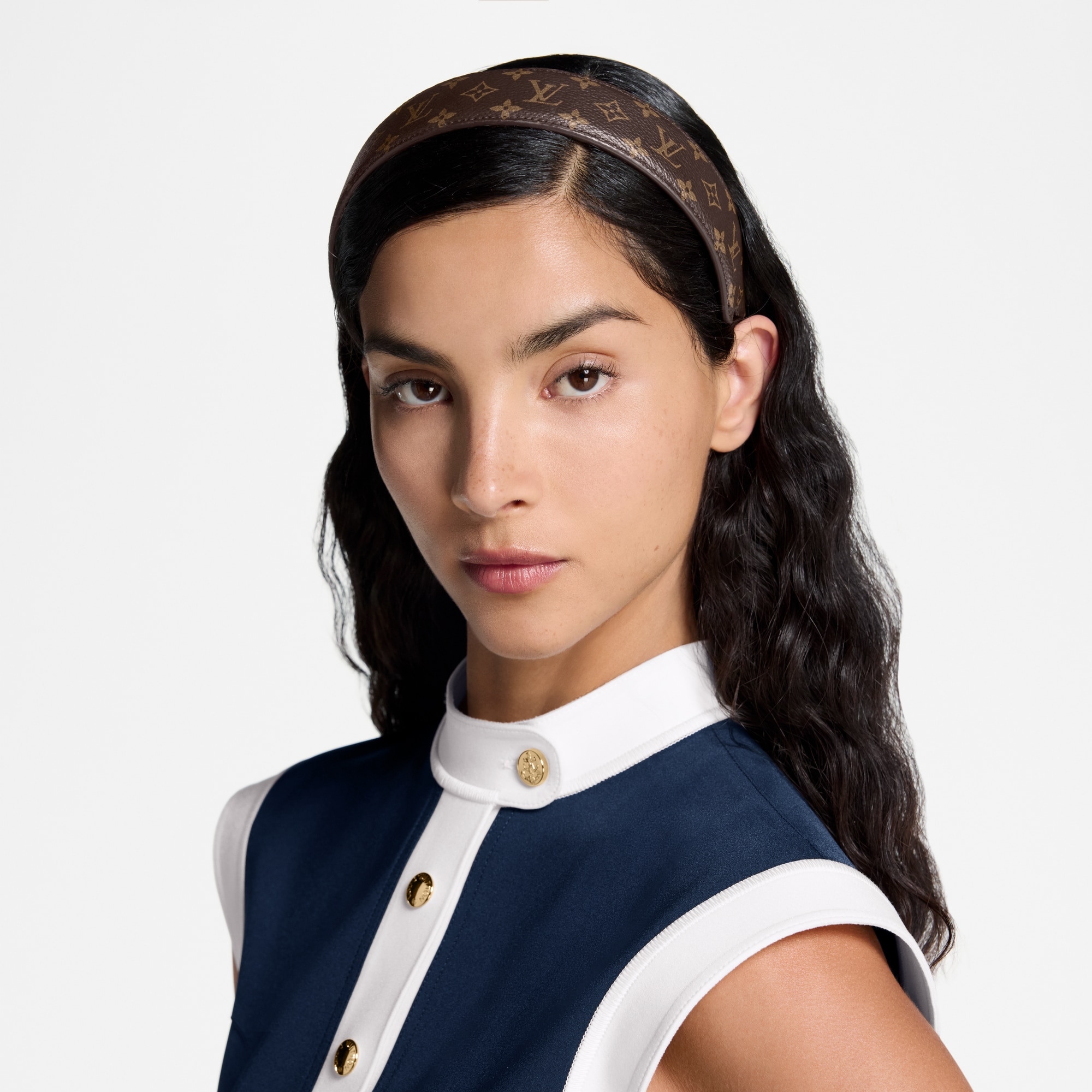 เครื่องประดับศีรษะรุ่น LV Outline . in ผู้หญิง