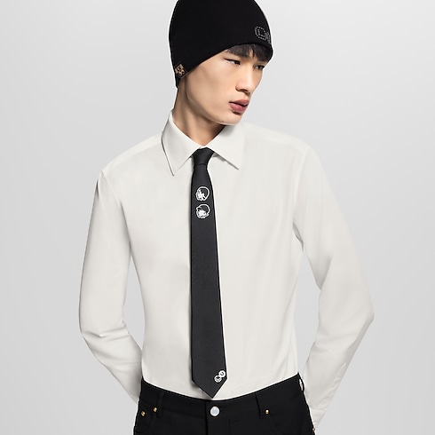 เนคไทรุ่น LV Phriendship . in ผู้ชาย's แอคเซสเซอรี่ เนคไทและผ้าเช็ดหน้าสำหรับผู้ชาย collections by Louis Vuitton (การย่อ/ขยายผลิตภัณฑ์)