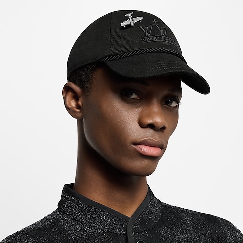 หมวกแก๊ปรุ่น LV Plane . in ผู้ชาย's แอคเซสเซอรี่ หมวก หมวกบีนนี่ และถุงมือ collections by Louis Vuitton (การย่อ/ขยายผลิตภัณฑ์)