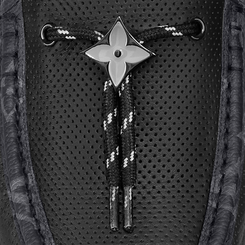 รองเท้ามอคคาซินรุ่น LV Racer in ผู้ชาย's รองเท้า รองเท้าโลฟเฟอร์ และ มอคคาซินสำหรับผู้ชาย collections by Louis Vuitton (การย่อ/ขยายผลิตภัณฑ์)