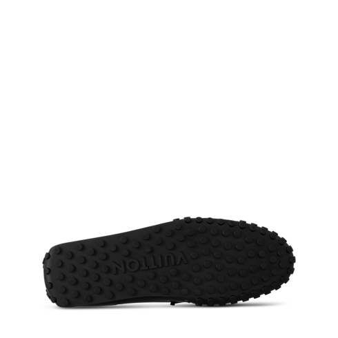 รองเท้ามอคคาซินรุ่น LV Racer in ผู้ชาย's รองเท้า รองเท้าโลฟเฟอร์ และ มอคคาซินสำหรับผู้ชาย collections by Louis Vuitton (การย่อ/ขยายผลิตภัณฑ์)