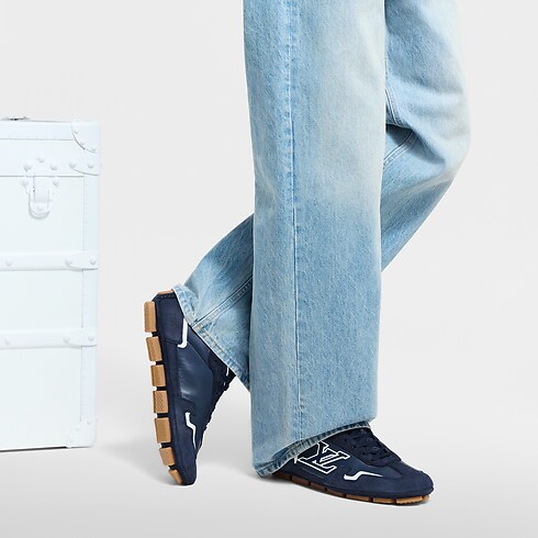 รองเท้าผ้าใบรุ่น LV Rally in ผู้ชาย's รองเท้า รองเท้าผ้าใบสำหรับผู้ชาย collections by Louis Vuitton (การย่อ/ขยายผลิตภัณฑ์)