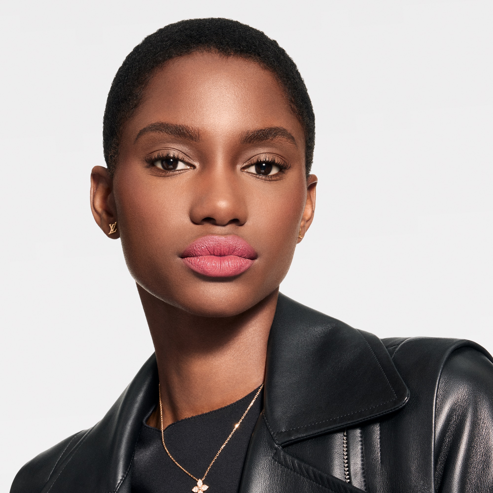 LV Rouge - ลิปสติกเนื้อแมตต์   in น้ำหอมและความงาม