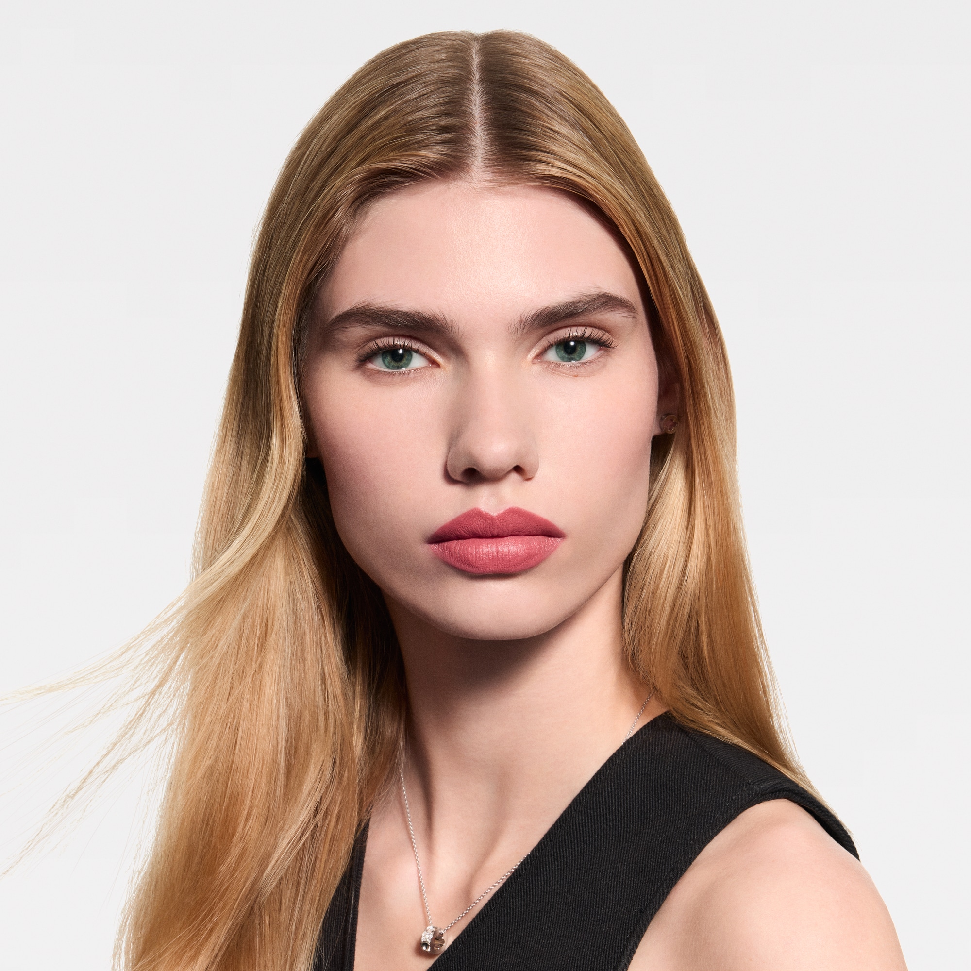LV Rouge - ลิปสติกรีฟิลเนื้อแมตต์   in น้ำหอมและความงาม
