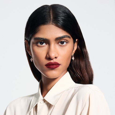 LV Rouge - ลิปสติกรีฟิลเนื้อแมตต์ in น้ำหอมและความงาม's ลิปสติก } collections by Louis Vuitton (การย่อ/ขยายผลิตภัณฑ์)