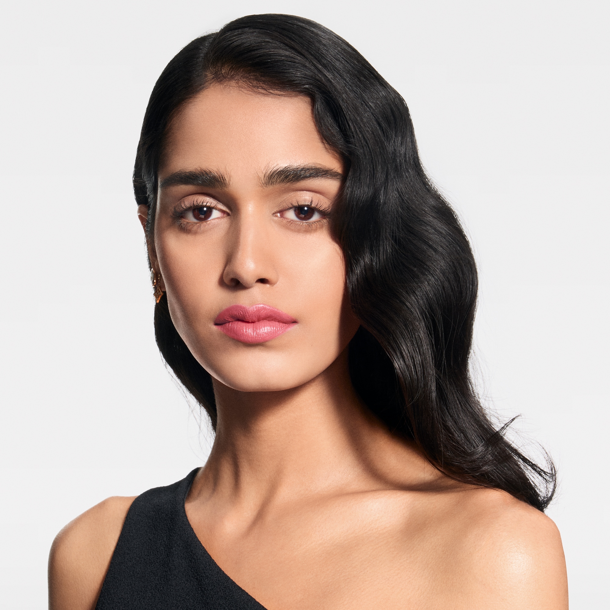 LV Rouge - ลิปสติกเนื้อซาติน   in น้ำหอมและความงาม