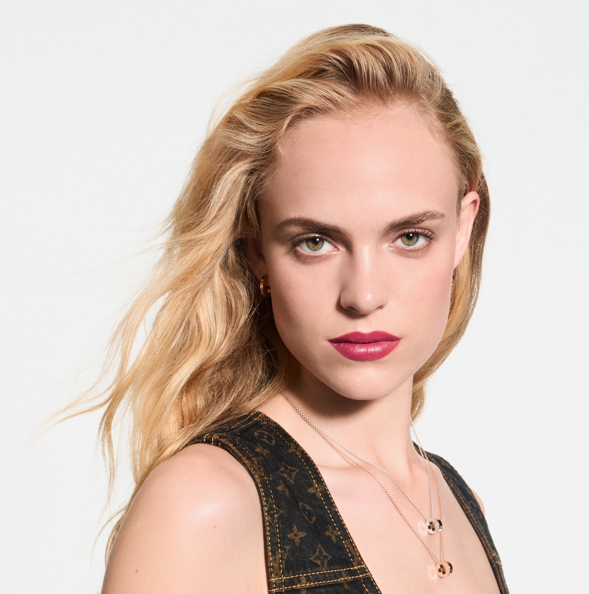 LV Rouge - ลิปสติกเนื้อซาติน   in น้ำหอมและความงาม