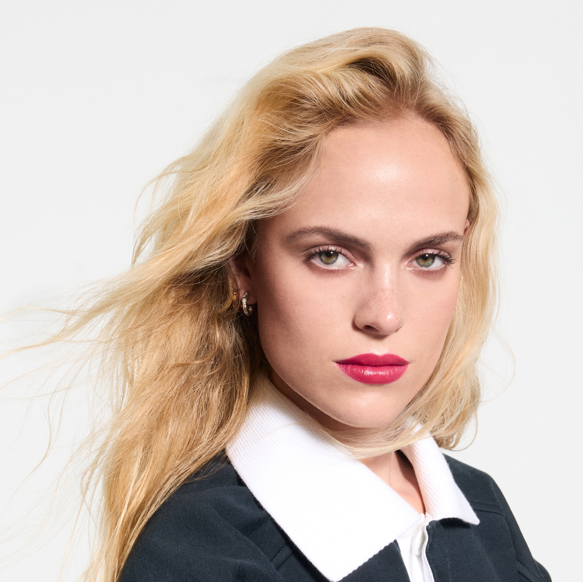 LV Rouge - ลิปสติกเนื้อซาติน   in น้ำหอมและความงาม