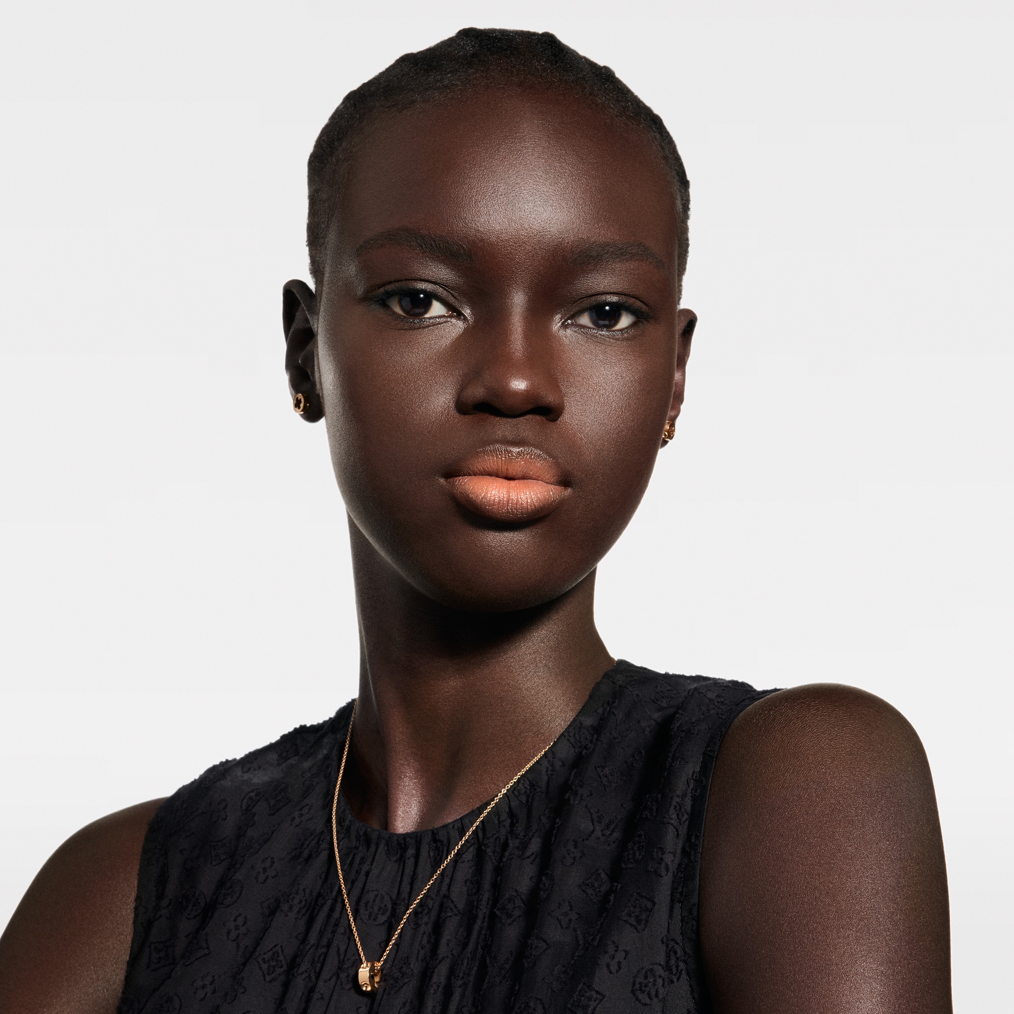 LV Rouge - ลิปสติกเนื้อซาติน   in น้ำหอมและความงาม