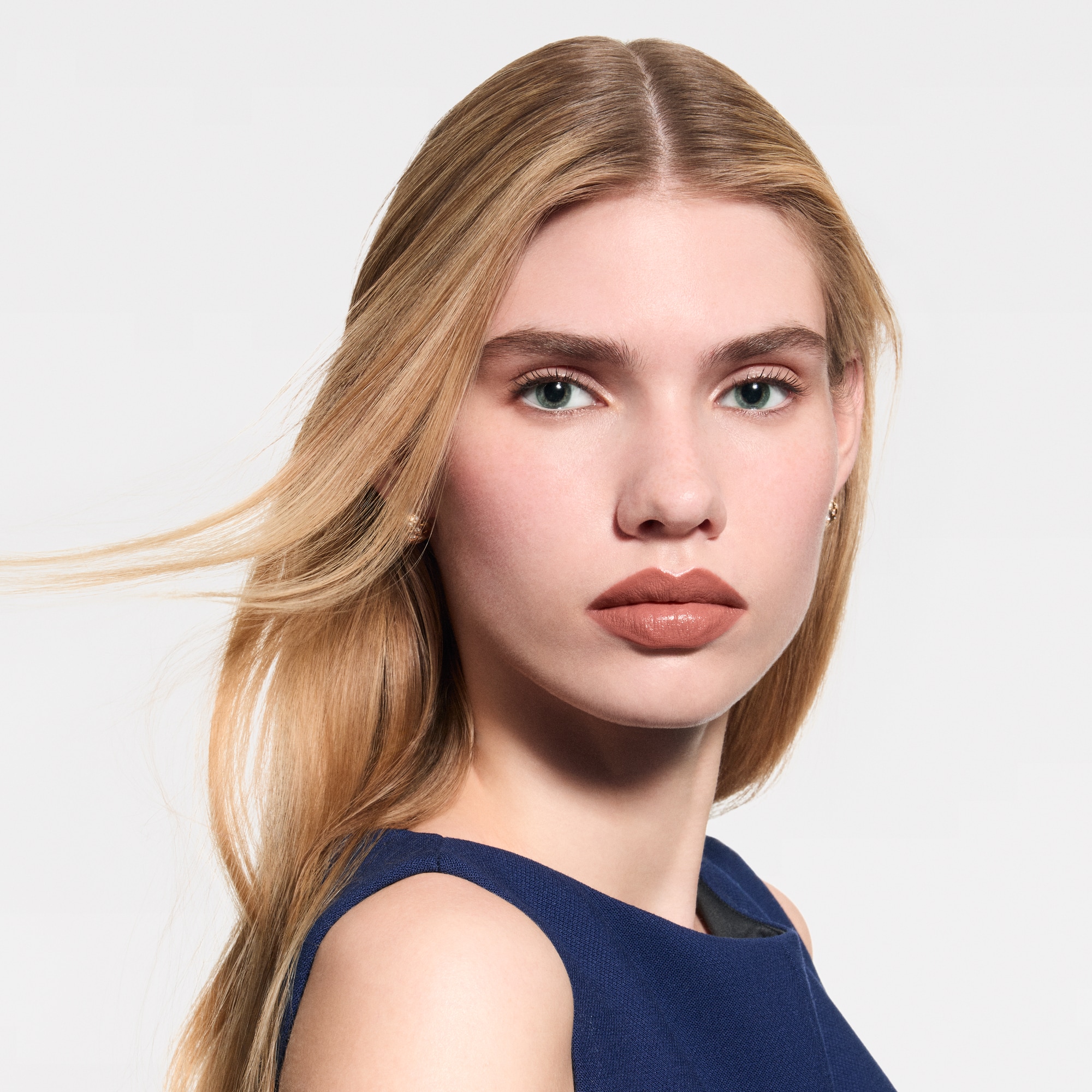 LV Rouge - รีฟิลลิปสติกเนื้อซาติน   in น้ำหอมและความงาม