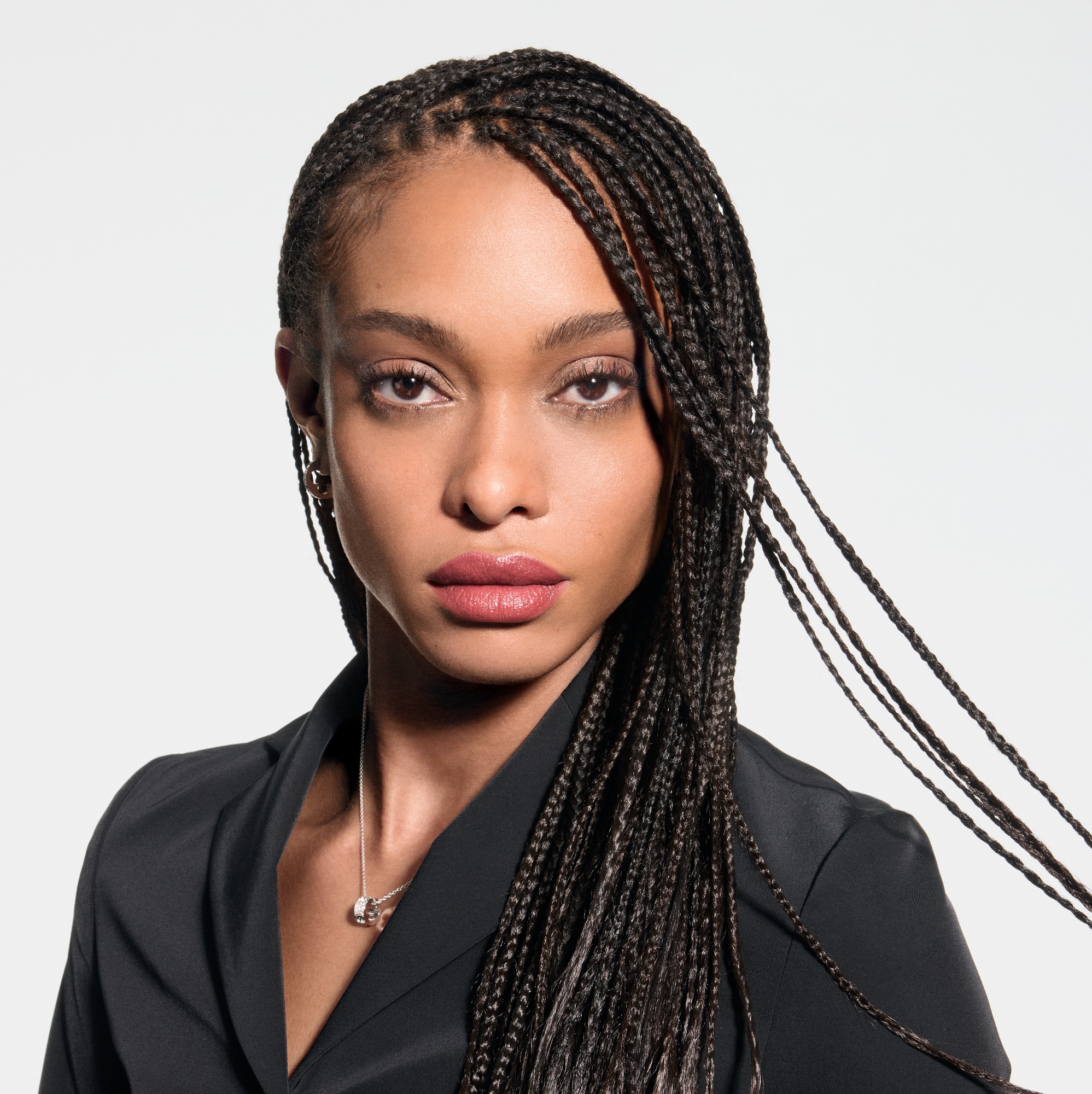 LV Rouge - รีฟิลลิปสติกเนื้อซาติน   in น้ำหอมและความงาม