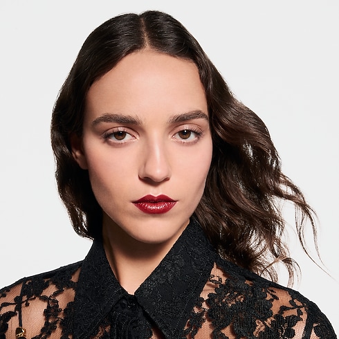 LV Rouge - รีฟิลลิปสติกเนื้อซาติน in น้ำหอมและความงาม's ลิปสติก } collections by Louis Vuitton (การย่อ/ขยายผลิตภัณฑ์)