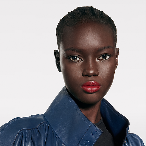 LV Rouge - รีฟิลลิปสติกเนื้อซาติน in น้ำหอมและความงาม's ลิปสติก } collections by Louis Vuitton (การย่อ/ขยายผลิตภัณฑ์)